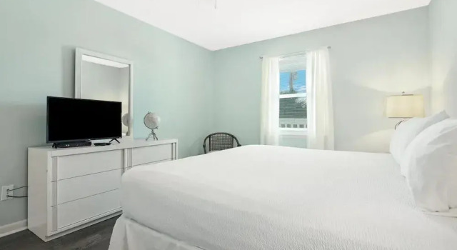 New Owner, New Decor, Steps From Beach, Sleeps 6, Забронировать Отель Галф-Шорс Alabama Gulf, рядом с Парк аттракционов Waterville USA