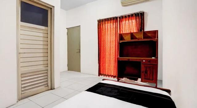 Standard room OYO 95041 Griya Indah Homestay