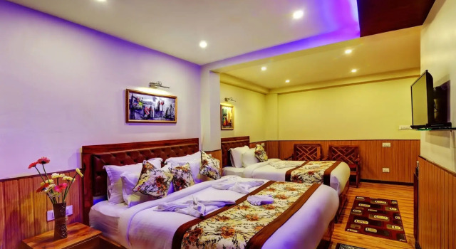 New Mandala(Golden Spa & Resort), Забронировать Курортный отель Отели Дарджилинг 3 звезды, рядом с Храм Махакал Мандир, 3*