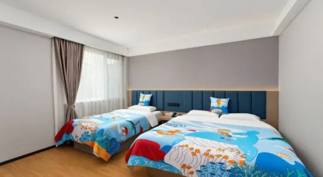 Люкс Deluxe Qingdao Shiguang Hotel (May Fourth Square Ningxia Road Subway Station)