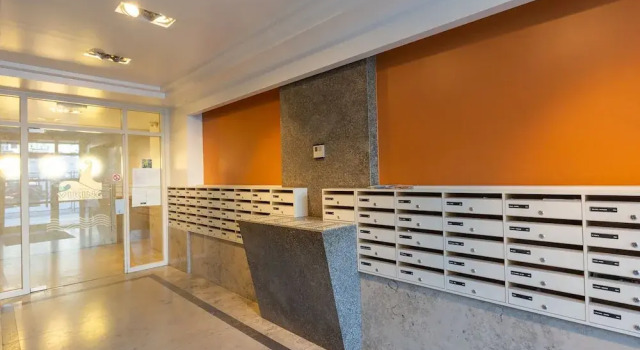 Bright Apartment With Stunning sea View, Rezerwuj Apartament Hotele w Bruksela z parkingiem, Parking