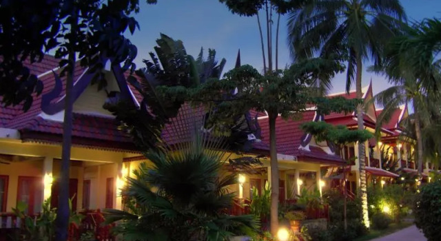 Бунгало Deluxe Palm Village