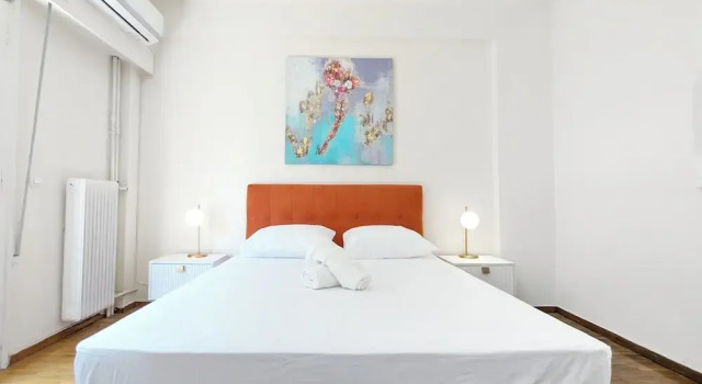 Athens Divas Velvet Gold Suites