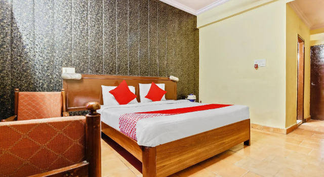 OYO 29077 Hotel Ratandeep