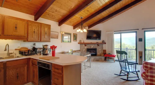 Mountaintop Condo w/ Great Mt Washington View, Забронировать Апартаменты/квартира Апартаменты Cranmore Mountain Resort, Апартаменты/квартира