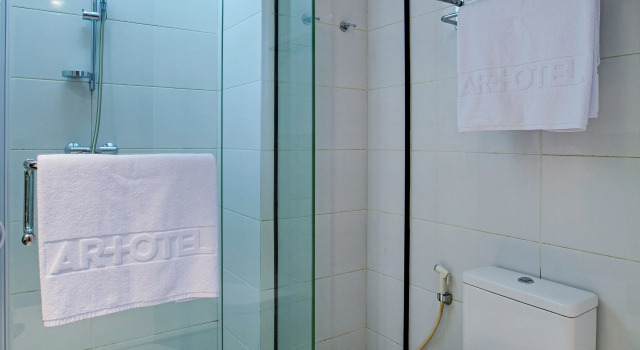 Студия Miers Kuningan, ARTOTEL Curated