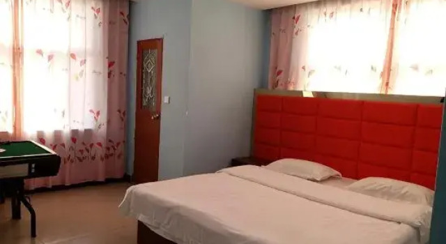 Xinzheng Huatai Express Hotel, Rezervovat Hotel Čeng-čou Henan