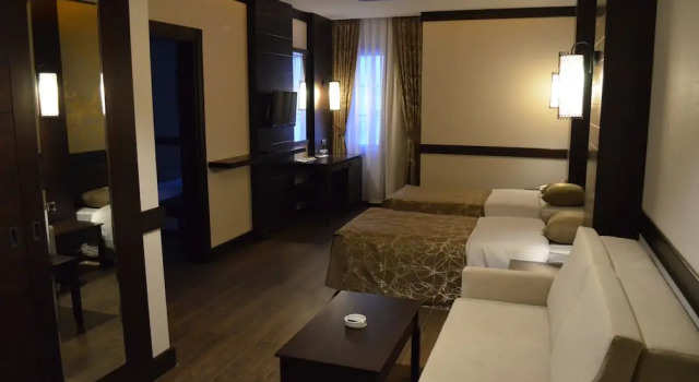 Семейный номер Standard с балконом White Park Hotel