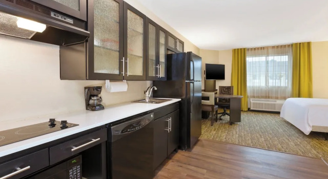 Трёхместный люкс Candlewood Suites Washington North by IHG