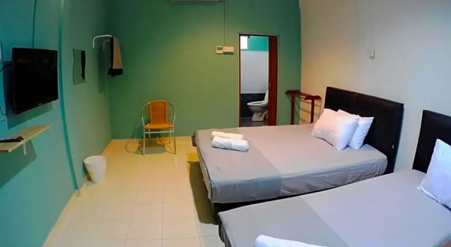 Люкс OYO 90116 Fbs Inn Hotel