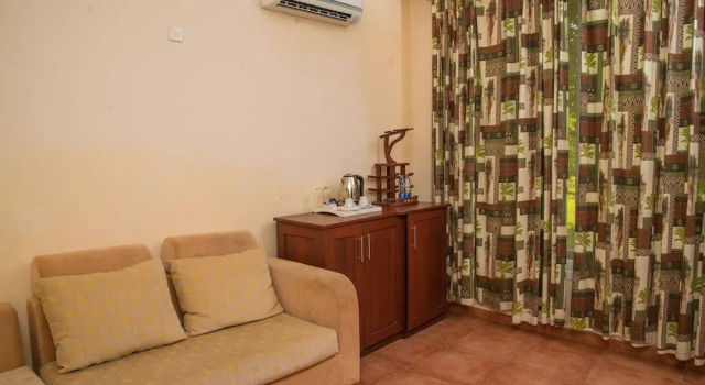 Люкс Luxury с балконом и с видом на бассейн Sunrise Beach Resort