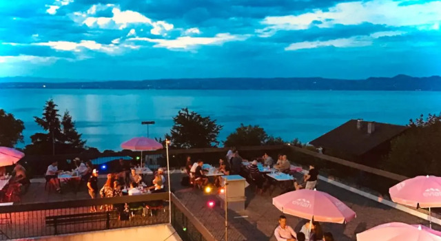 Côté Lac Hostel