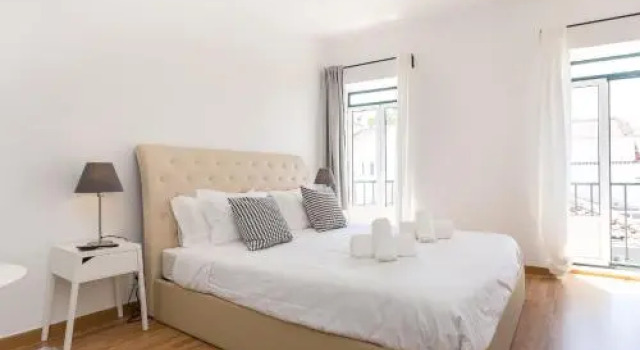 Rooms4All, Забронировать Отель Мизерикорди Лиссабон, рядом с Театр Trindade