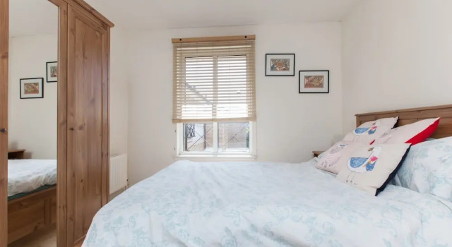 Bright, Modern 2BR Flat for 3 With Parking, Забронировать Отель Отели Бротона 3 звезды, 3*