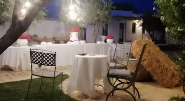 Elegant Double Room in Ancient Masseria Near the sea in a Quiet Olive Trees, Book Hotel Hoteller i Ostuni med pool, Swimmingpool