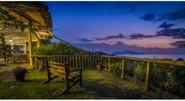 Tenuta Montecorbo, Забронировать Отель Отели в центре Масса-Лубренсе с завтраком, отели в центре Масса-Лубренсе с завтраком
