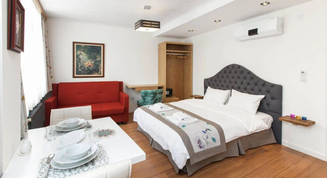 Myra Pera Apartments