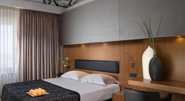 Standard Zimmer mit Blick auf den Innenhof Dan Tel Aviv Hotel