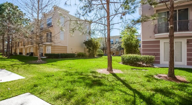 Fresh and Remodeled in Vista Cay! Townhome - 3br/3.5ba 3vc045, Varaa Lomakoti Hotellit Kissimmee pysäköinnillä, Pysäköinti