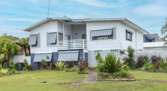 91 Sandy Point Road with Wifi Boat Parking and Air Con