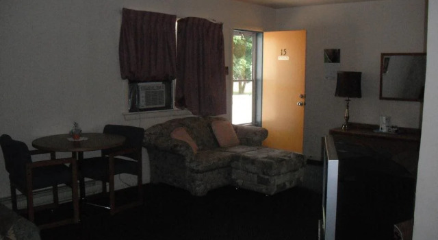 Bluewater Motel, Boek Motel  