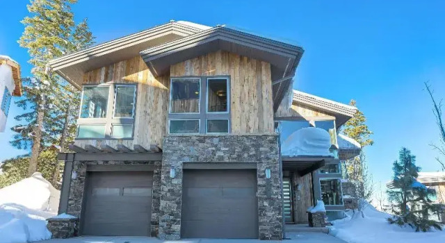 Номер Standard с балконом Stein Eriksen Residences