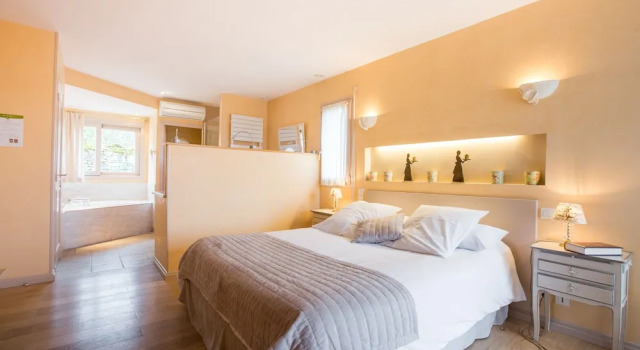 La Terre D'Or - Chambre d'Hôtes, Book Hotel Hotels in Burgundy with a Pool, Swimming Pool
