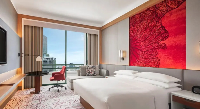 Двухместный клубный номер Standard Sheraton Saigon Grand Opera Hotel