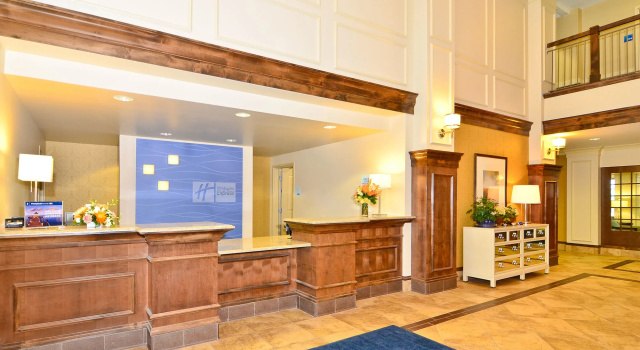 Holiday Inn Express and Suites Williston by IHG