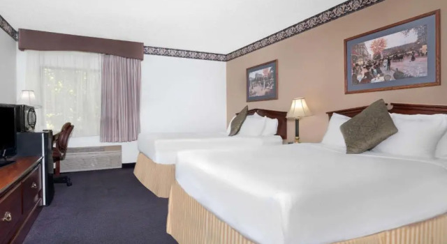 Четырёхместный люкс Baymont by Wyndham La Crosse/Onalaska