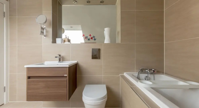 Suite Crescent House