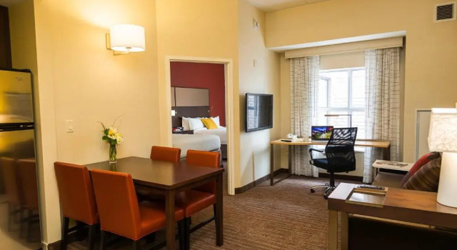 Двухместный люкс c 1 комнатой Residence Inn by Marriott Ottawa Airport