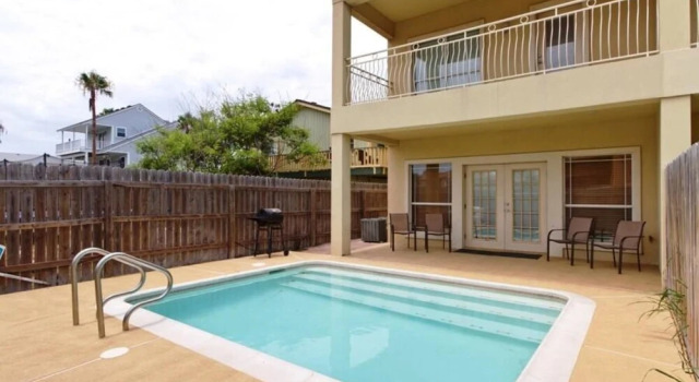 Romero House Townhouse A