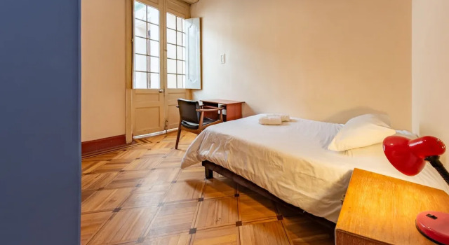 R10 Hostal - Hostel