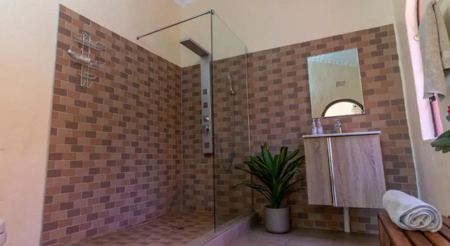 Двухместный номер Standard с видом на бассейн Airport Tower Lodge