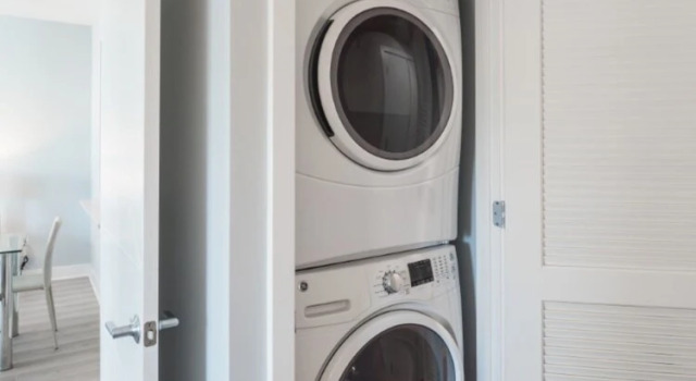 Апартаменты Luxury Bluebird Suites Near Chevy Chase