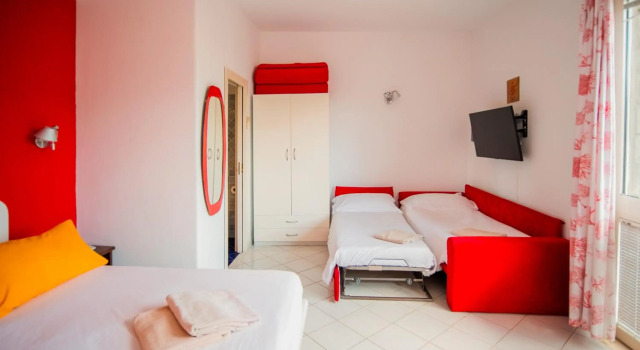 Cristina Hotel