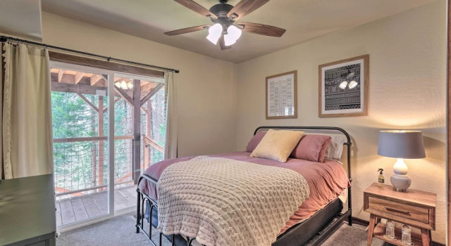 Luxury Retreat: Custom Mi-wuk Village Cabin!