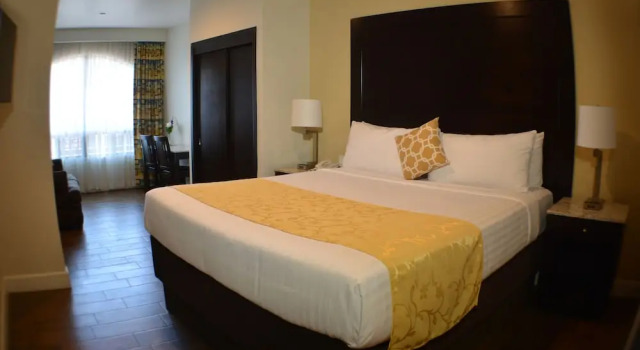 Полулюкс Hotel America