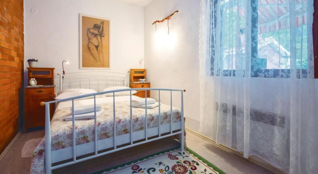 Awesome Home in Zrnovnica With 2 Bedrooms, Wifi and Outdoor Swimming Pool