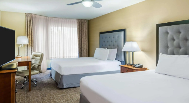 Четырёхместный люкс c 1 комнатой Larkspur Landing Extended Stay Suites St Louis Riverport