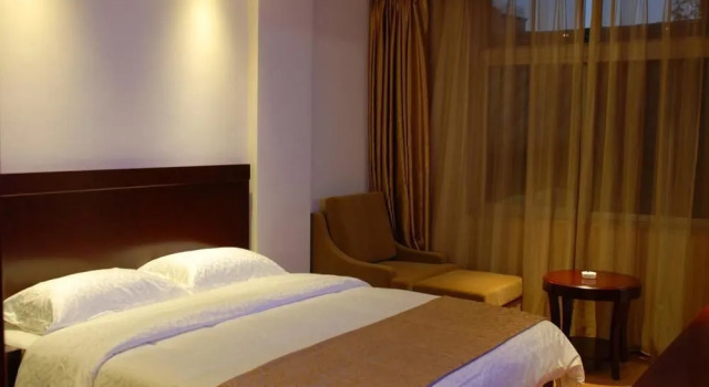Kunming Impression Jinbi Hotel (Yunnan People's Hospital Branch)(昆明印象金碧酒店(云南省人民医院店)), Rezerwuj Hotel Hotele w Kunming z parkingiem, Parking