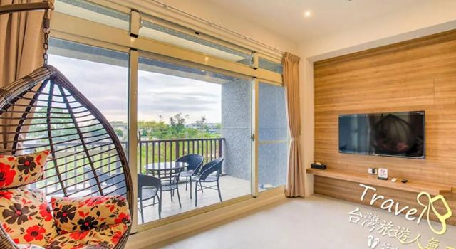 Четырёхместный номер Standard с балконом Secret Garden Homestay