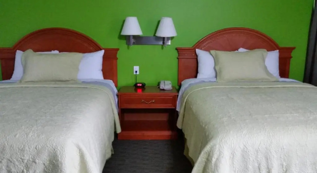 Четырёхместный номер Standard Nipissing Inn