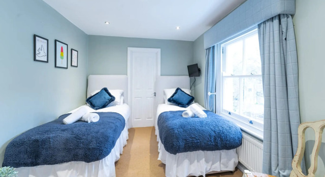 Stylish Shepherds Bush Flat