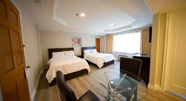 Номер Wilshire Crest Hotel