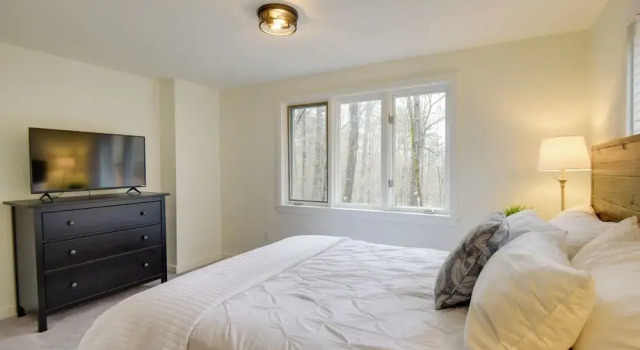 Апартаменты Private Hot Tub & Deck: North Conway Retreat