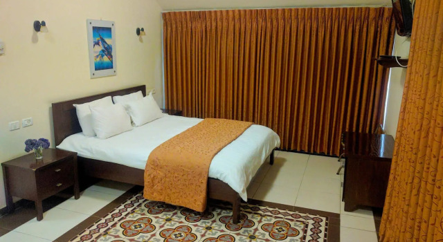 Alhambra Palace Hotel Suites, Boek Hotel Hotels in Ramallah met ontbijt, in de buurt van UNESCO Ramallah Office, Ontbijt