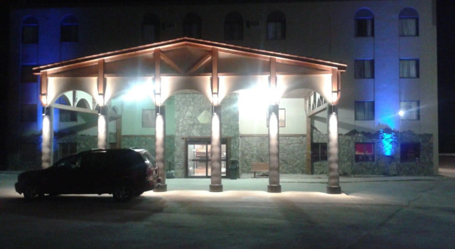 Blackstone Lodge & Suites