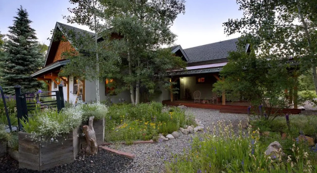 Люкс Deluxe Mariposa Lodge Bed and Breakfast